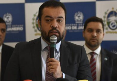 Cláudio Castro decide deixar o governo do Rio e saída será oficializada amanhã