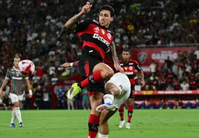 Rossi pega dois pênaltis e Flamengo conquista título do Campeonato Carioca contra o Fluminense Rossi pega dois pênaltis e Flamengo conquista título do Campeonato Carioca contra o Fluminense