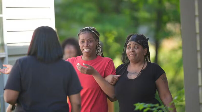 Atirador mata oito crianças em ataques a casas nos EUA