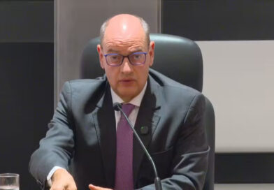 Ricardo Couto vai antecipar o 13º dos servidores estaduais Ricardo Couto vai antecipar o 13º dos servidores estaduais