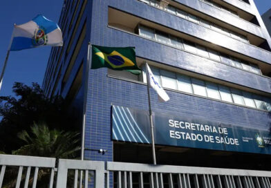 Governador interino, do Rio de Janeiro, “passa pente-fino” na saúde