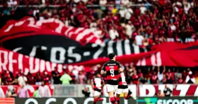Vasco arranca empate com Flamengo no último lance e ajuda o Palmeiras