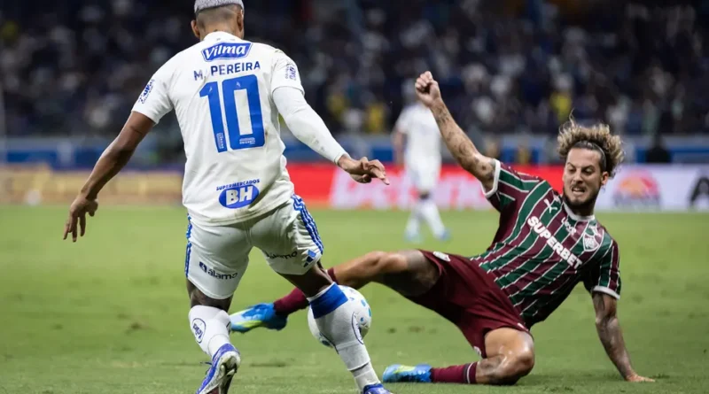Fluminense abriu placar com John Kennedy, mas gol de falta deu empate diante do Cruzeiro Fluminense abriu placar com John Kennedy, mas gol de falta deu empate diante do Cruzeiro