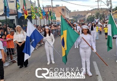 Desfile Escolar celebra a história do Brasil e emociona público na Festa de Julho em Cardoso Moreira