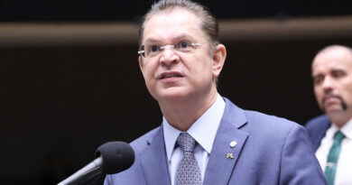 PF mira pessoas ligadas ao líder do PL, sobre suspeita de desvios de cota parlamentar