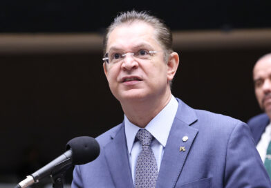 PF mira pessoas ligadas ao líder do PL, sobre suspeita de desvios de cota parlamentar