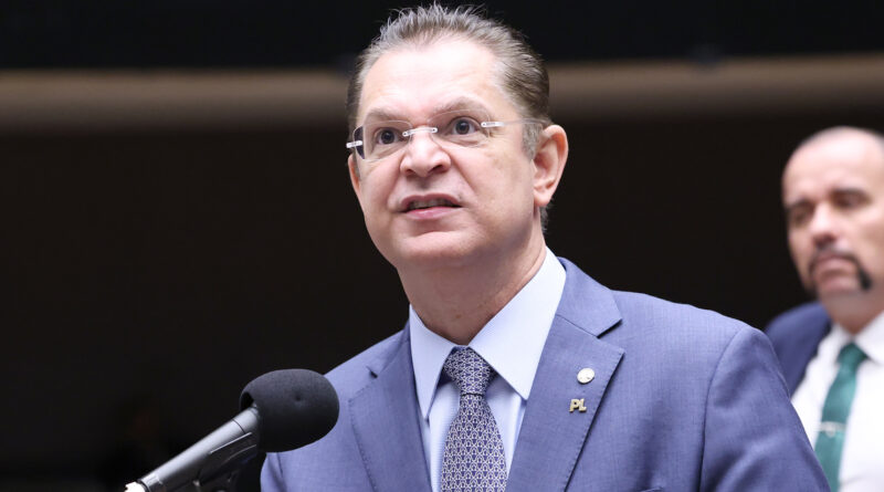 PF mira pessoas ligadas ao líder do PL, sobre suspeita de desvios de cota parlamentar