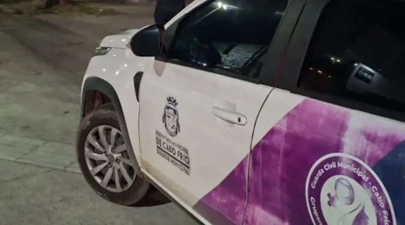 Menino de 10 anos pede socorro, com emojis, à polícia de Cabo Frio-RJ