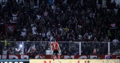 Flamengo goleia Mirassol e se aproxima do Palmeiras na liderança do Brasileiro