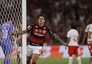 Flamengo vence o Bragantino e aumenta vantagem na liderança do Brasileiro