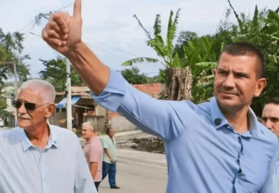 Douglas Ruas quer acabar com OSs mas seu pai gasat R$ 124 milhões com esse modelo