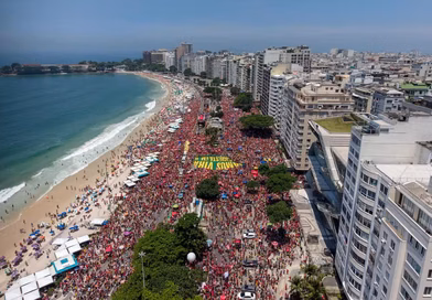Apoiadores de Lula e Flávio fazem atos na véspera do segundo turno