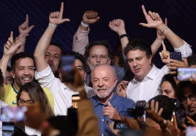Reeleito, Lula diz que venceu ‘intromissão’ de big techs e que vai mudar jeito de governar