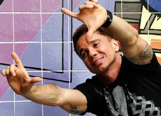 Morre Netinho, um dos principais cantores do axé music