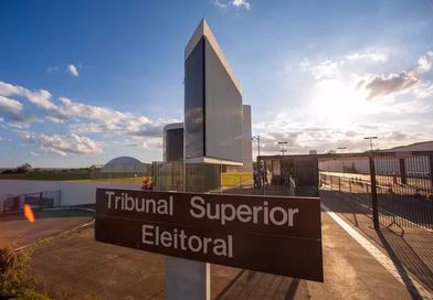 Ministro do TSE impede Nunes Marques de suspender canal ‘Exército do Lula’